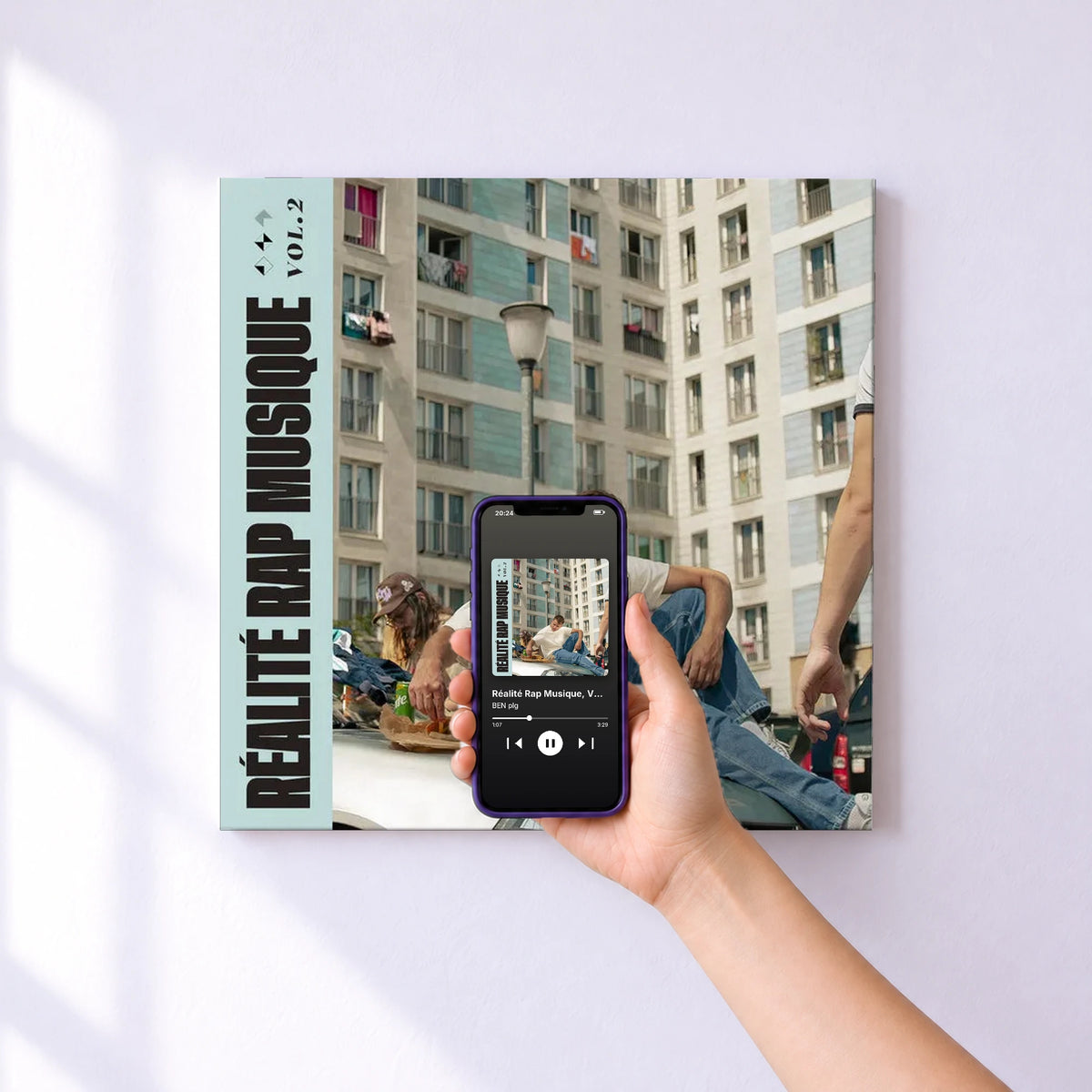 Affiche connectée Réalité Rap Musique, Vol. 2 de BEN plg au mur : l'album se lance en approchant le téléphone