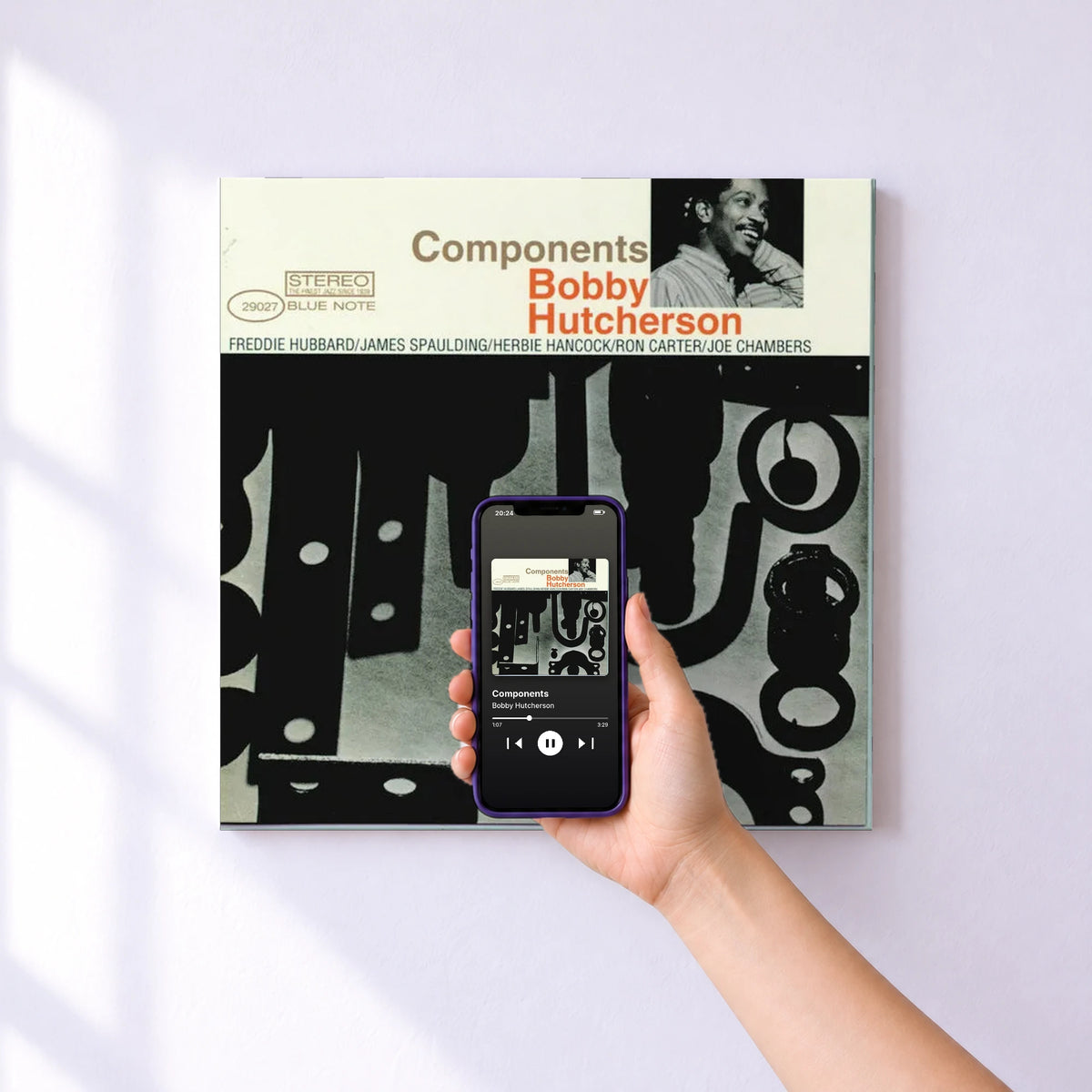 Affiche connectée Components de Bobby Hutcherson au mur : l'album se lance en approchant le téléphone