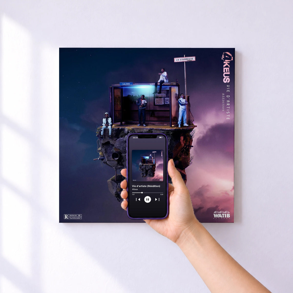 Affiche connectée Vie d'artiste (Réédition) de 4Keus au mur : l'album se lance en approchant le téléphone