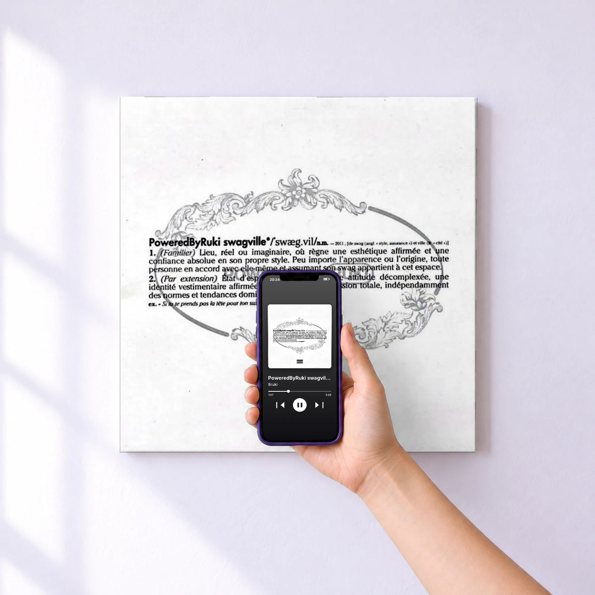 Affiche connectée PoweredByRuki swagville* de 8ruki au mur : l'album se lance en approchant le téléphone