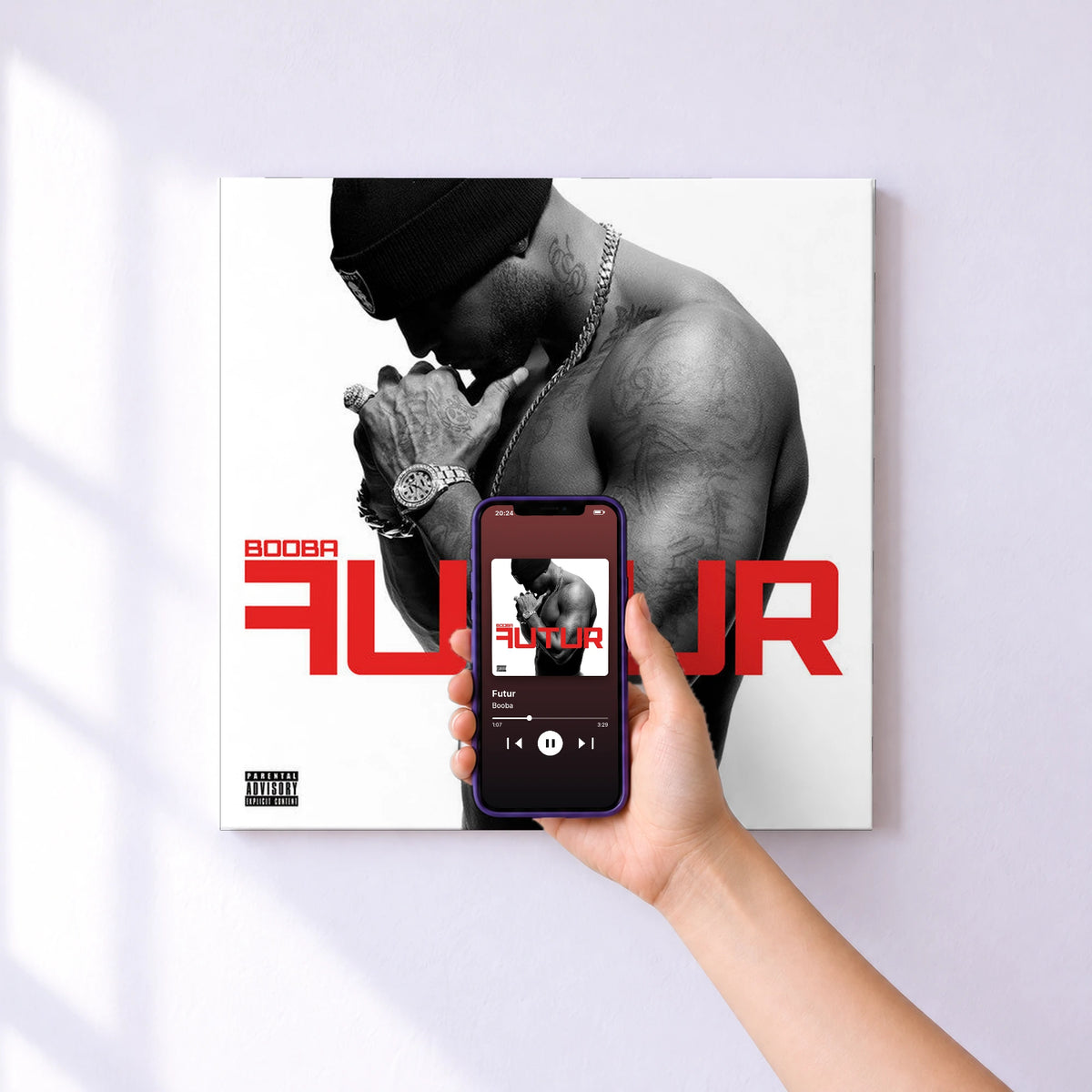 Affiche connectée Futur de Booba au mur : l'album se lance en approchant le téléphone