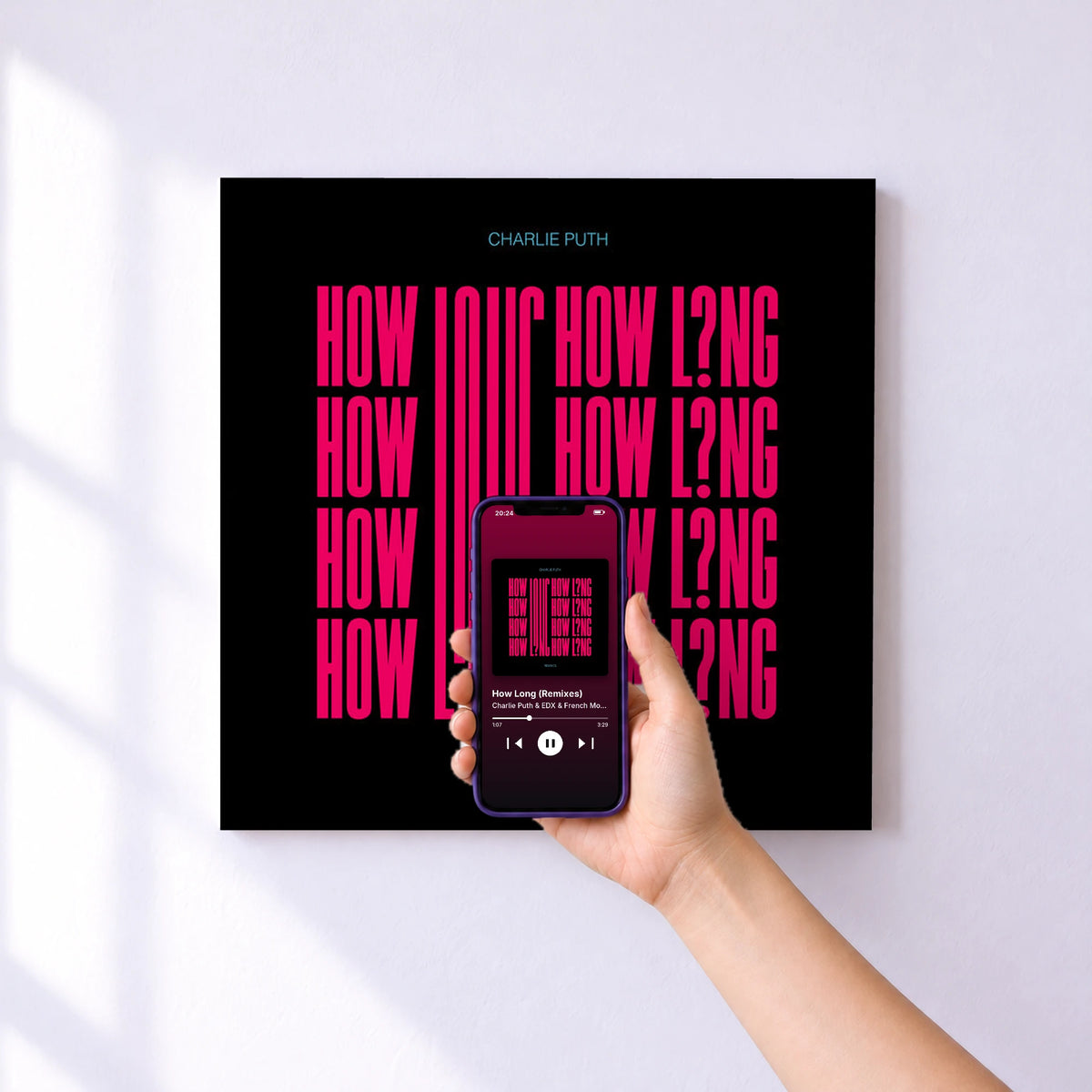 Affiche connectée How Long (Remixes) de Charlie Puth & EDX & French Montana au mur : l'album se lance en approchant le téléphone