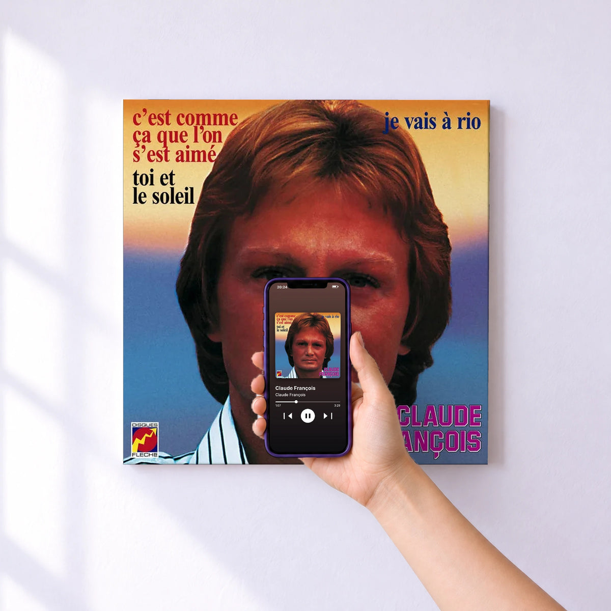 Affiche connectée Claude François de Claude François au mur : l'album se lance en approchant le téléphone