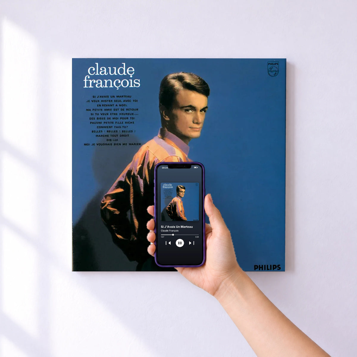 Affiche connectée Si J'Avais Un Marteau de Claude François au mur : l'album se lance en approchant le téléphone