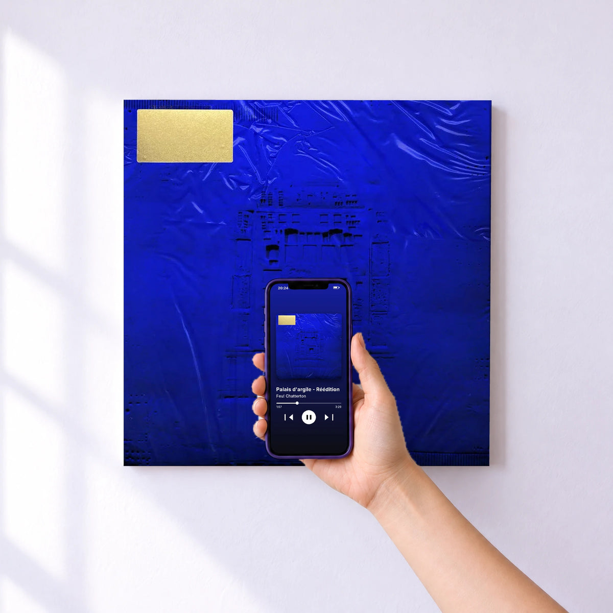 Affiche connectée Palais d'argile - Réédition de Feu! Chatterton au mur : l'album se lance en approchant le téléphone
