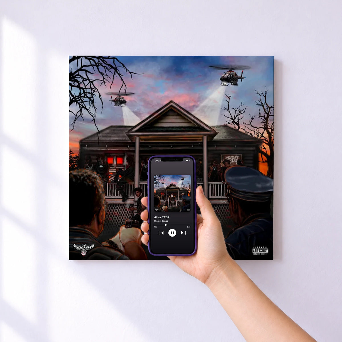 Affiche connectée After TTBR de Glokk40Spaz au mur : l'album se lance en approchant le téléphone
