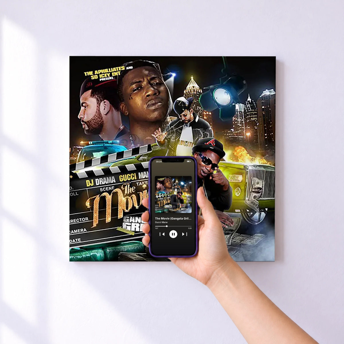 Affiche connectée The Movie (Gangsta Grillz) de Gucci Mane au mur : l'album se lance en approchant le téléphone