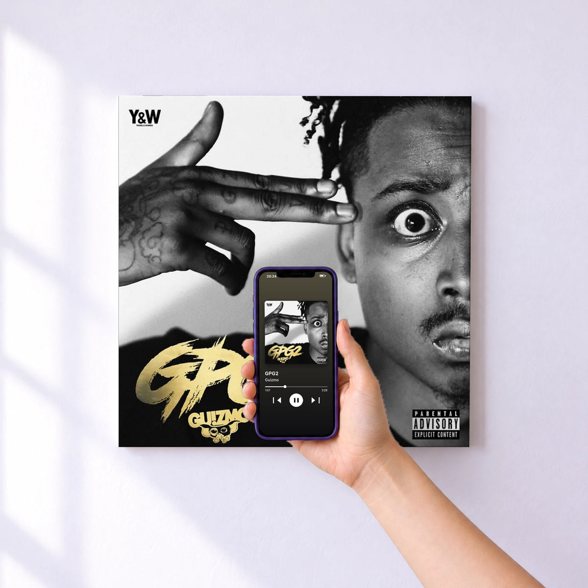 Affiche connectée GPG2 de Guizmo au mur : l'album se lance en approchant le téléphone