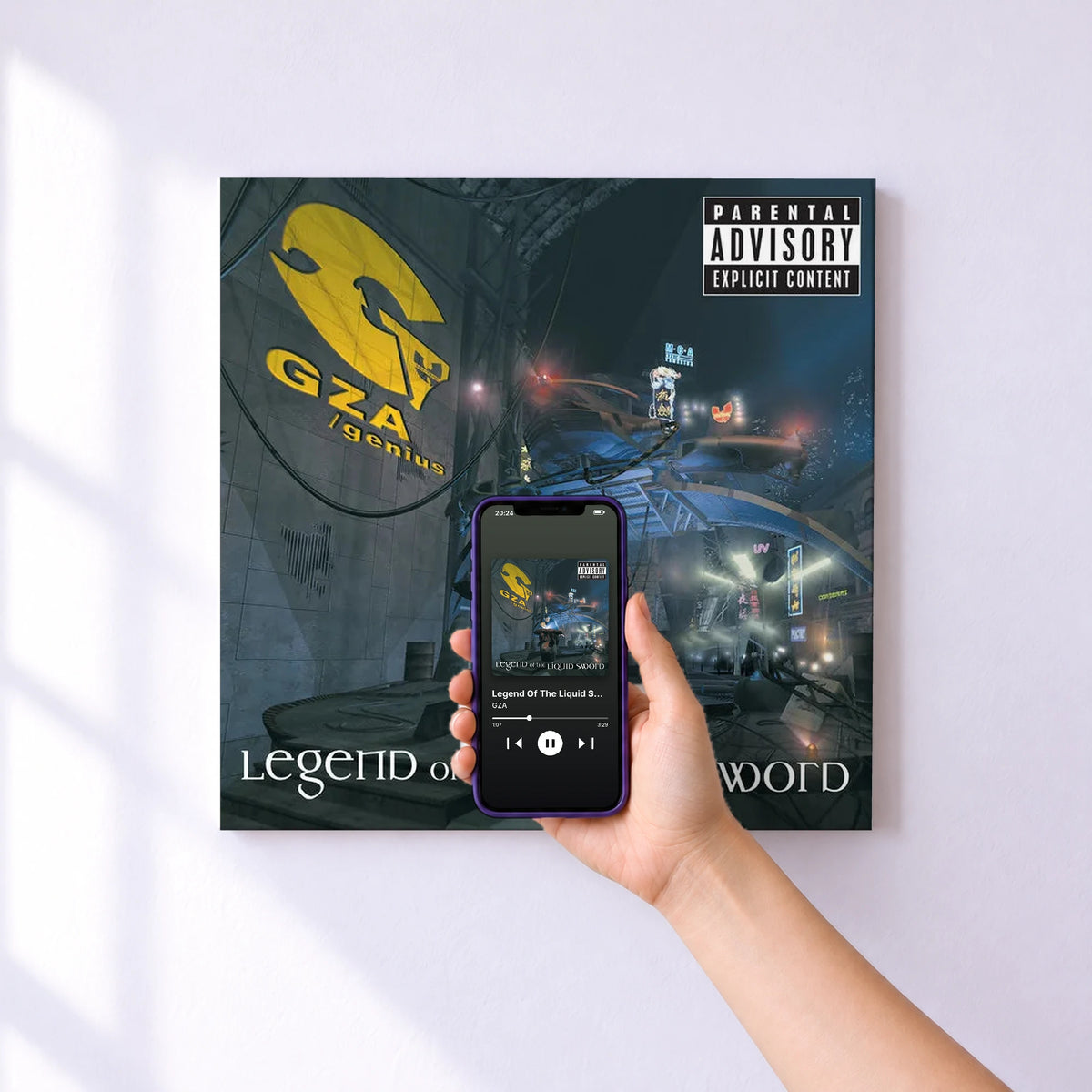 Affiche connectée Legend Of The Liquid Sword de GZA au mur : l'album se lance en approchant le téléphone