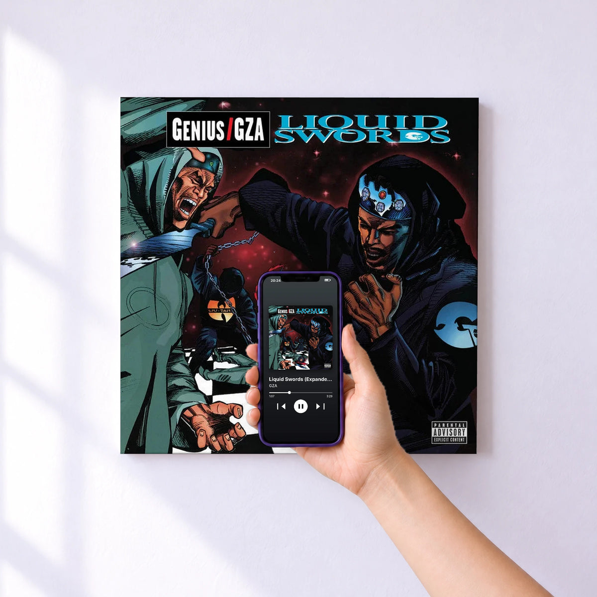 Affiche connectée Liquid Swords (Expanded Edition) de GZA au mur : l'album se lance en approchant le téléphone