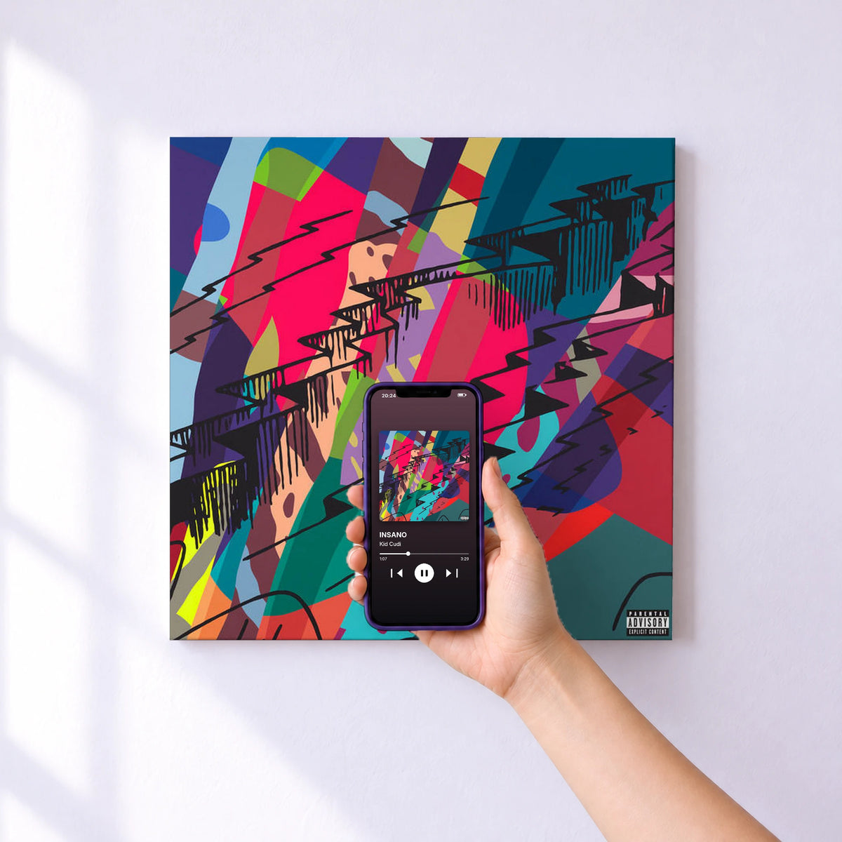 Affiche connectée INSANO de Kid Cudi au mur : l'album se lance en approchant le téléphone