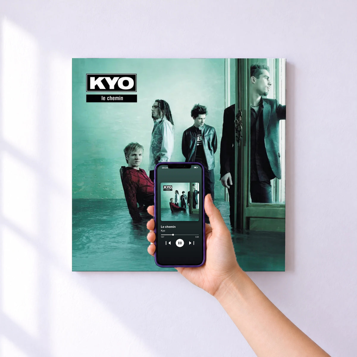 Affiche connectée Le chemin de Kyo au mur : l'album se lance en approchant le téléphone