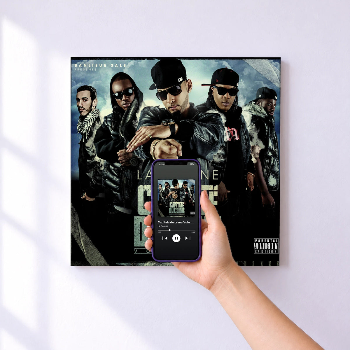 Affiche connectée Capitale du crime Volume 2 de La Fouine au mur : l'album se lance en approchant le téléphone
