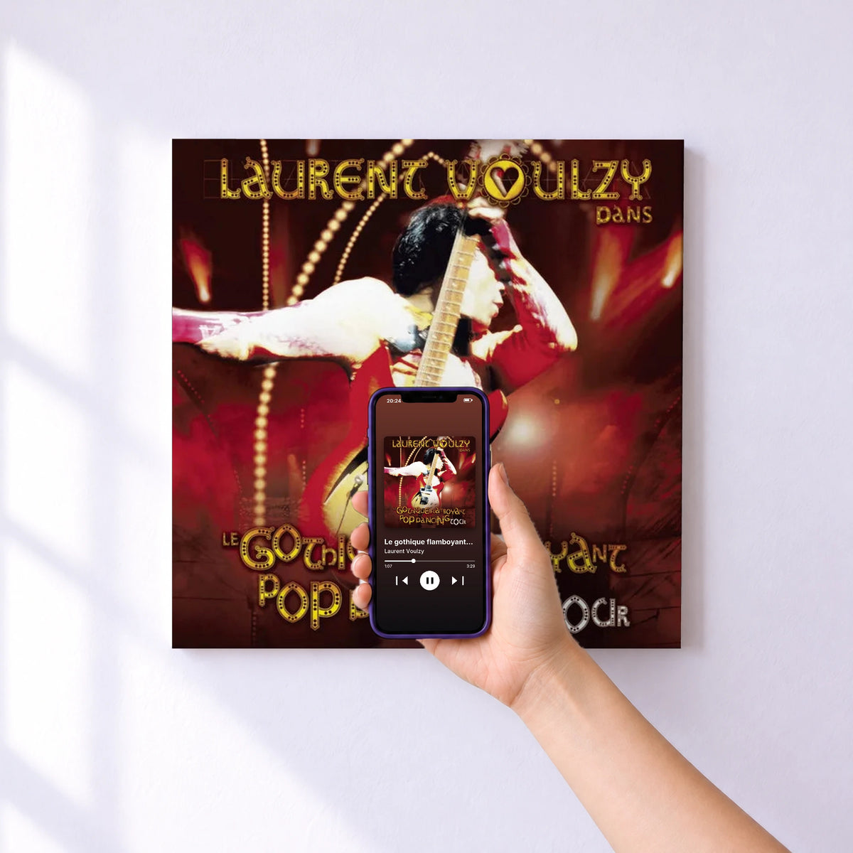 Affiche connectée Le gothique flamboyant pop dancing tour de Laurent Voulzy au mur : l'album se lance en approchant le téléphone