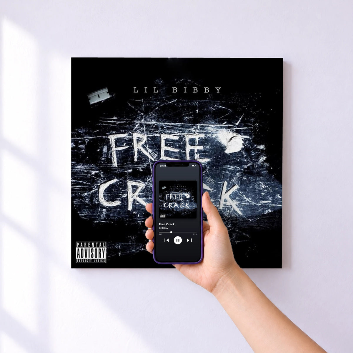 Affiche connectée Free Crack de Lil Bibby au mur : l'album se lance en approchant le téléphone