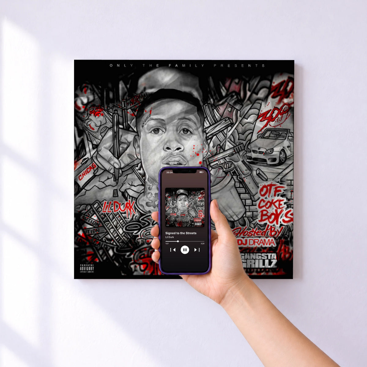 Affiche connectée Signed to the Streets de Lil Durk au mur : l'album se lance en approchant le téléphone