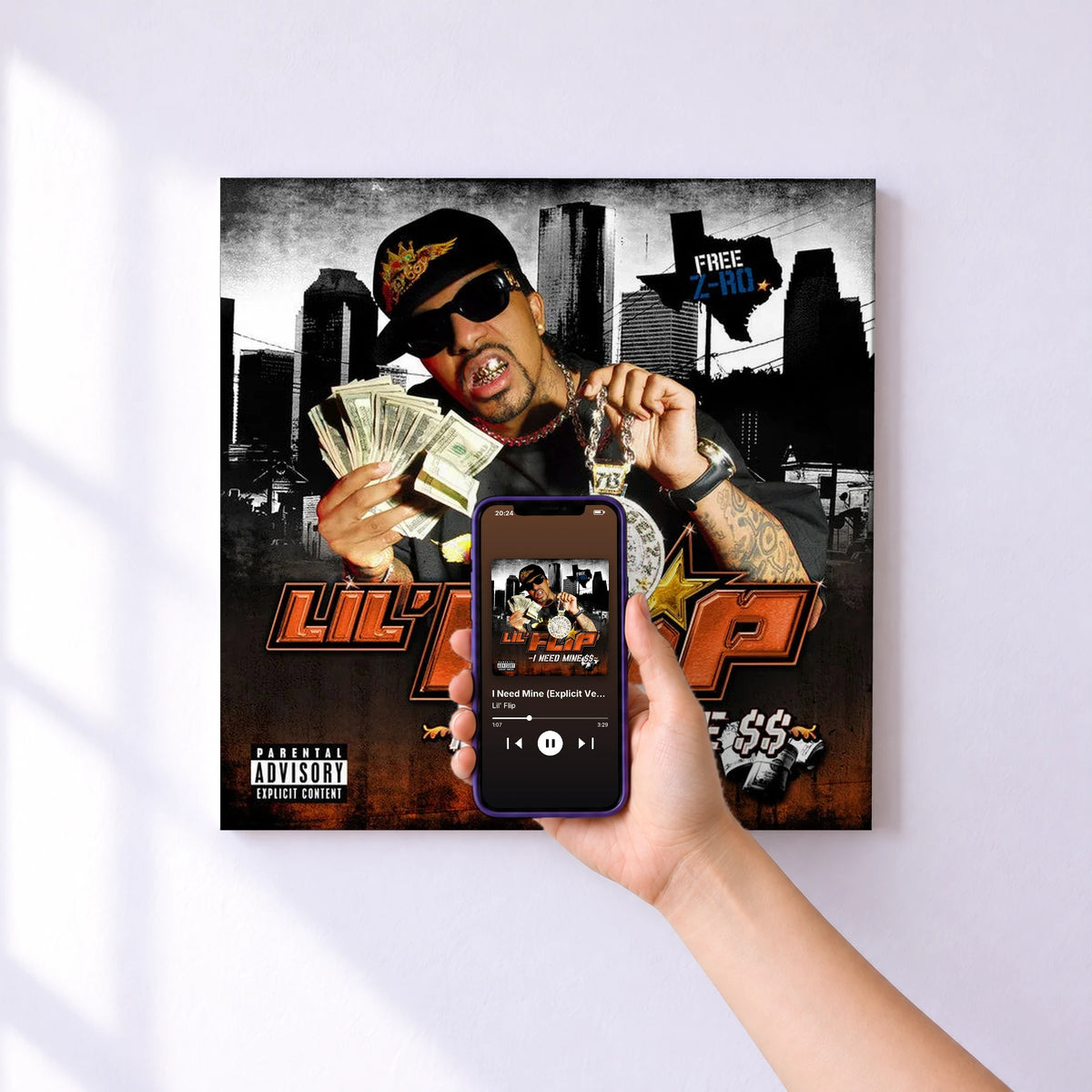 Affiche connectée I Need Mine (Explicit Version) de Lil' Flip au mur : l'album se lance en approchant le téléphone