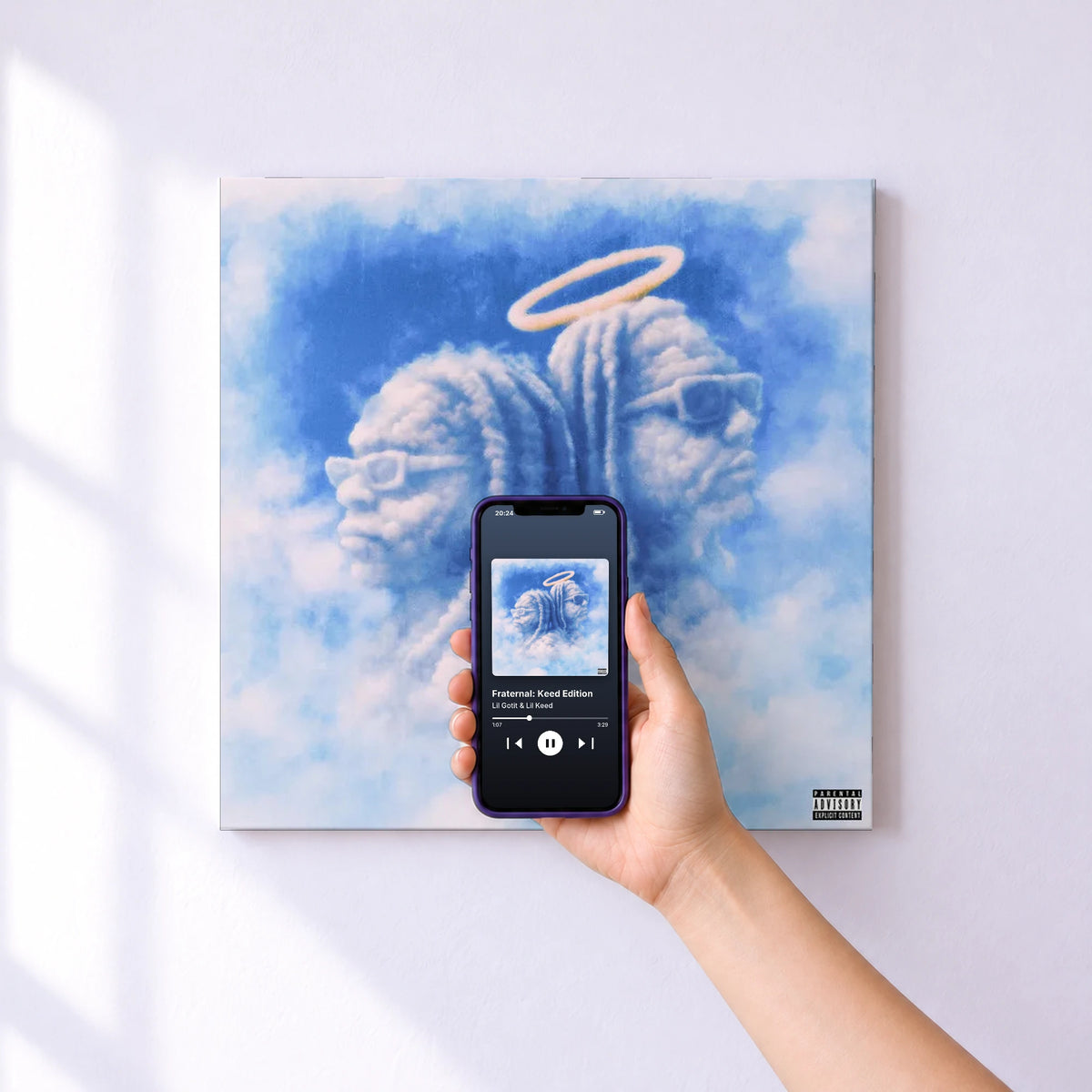 Affiche connectée Fraternal: Keed Edition de Lil Gotit & Lil Keed au mur : l'album se lance en approchant le téléphone