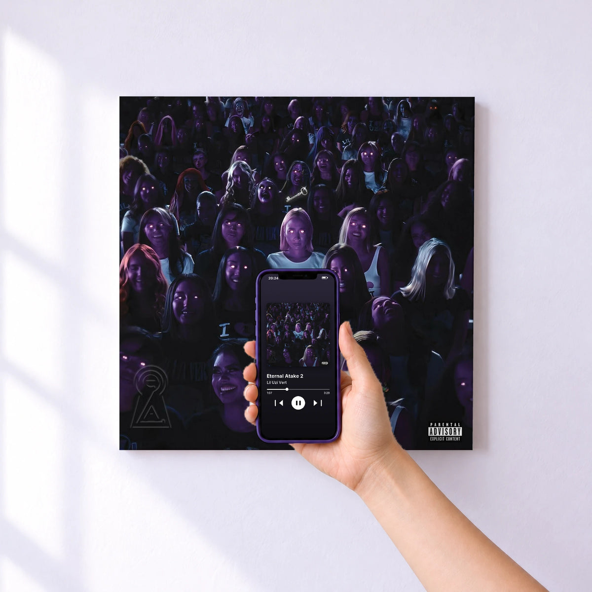 Affiche connectée Eternal Atake 2 de Lil Uzi Vert au mur : l'album se lance en approchant le téléphone