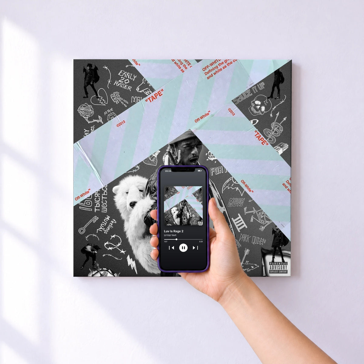 Affiche connectée Luv Is Rage 2 de Lil Uzi Vert au mur : l'album se lance en approchant le téléphone