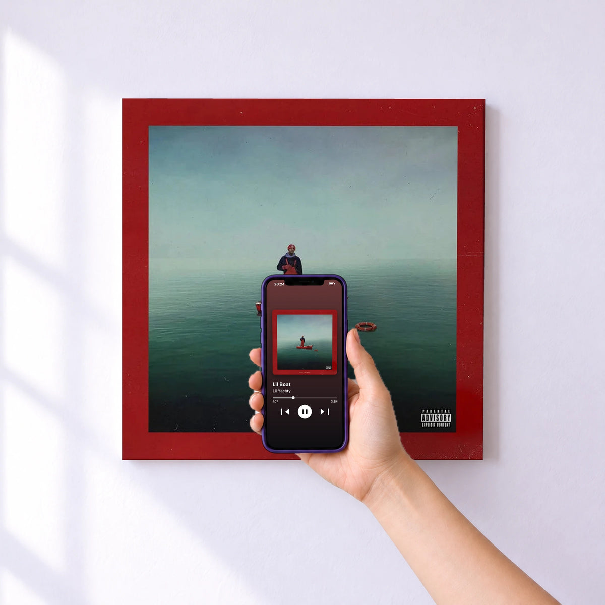Affiche connectée Lil Boat de Lil Yachty au mur : l'album se lance en approchant le téléphone