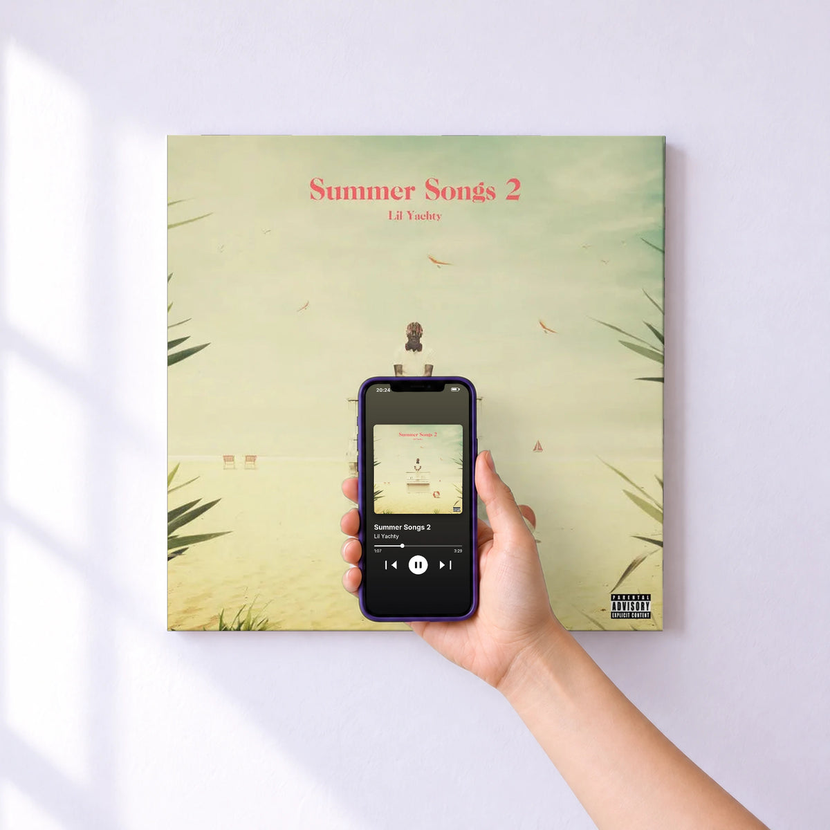 Affiche connectée Summer Songs 2 de Lil Yachty au mur : l'album se lance en approchant le téléphone