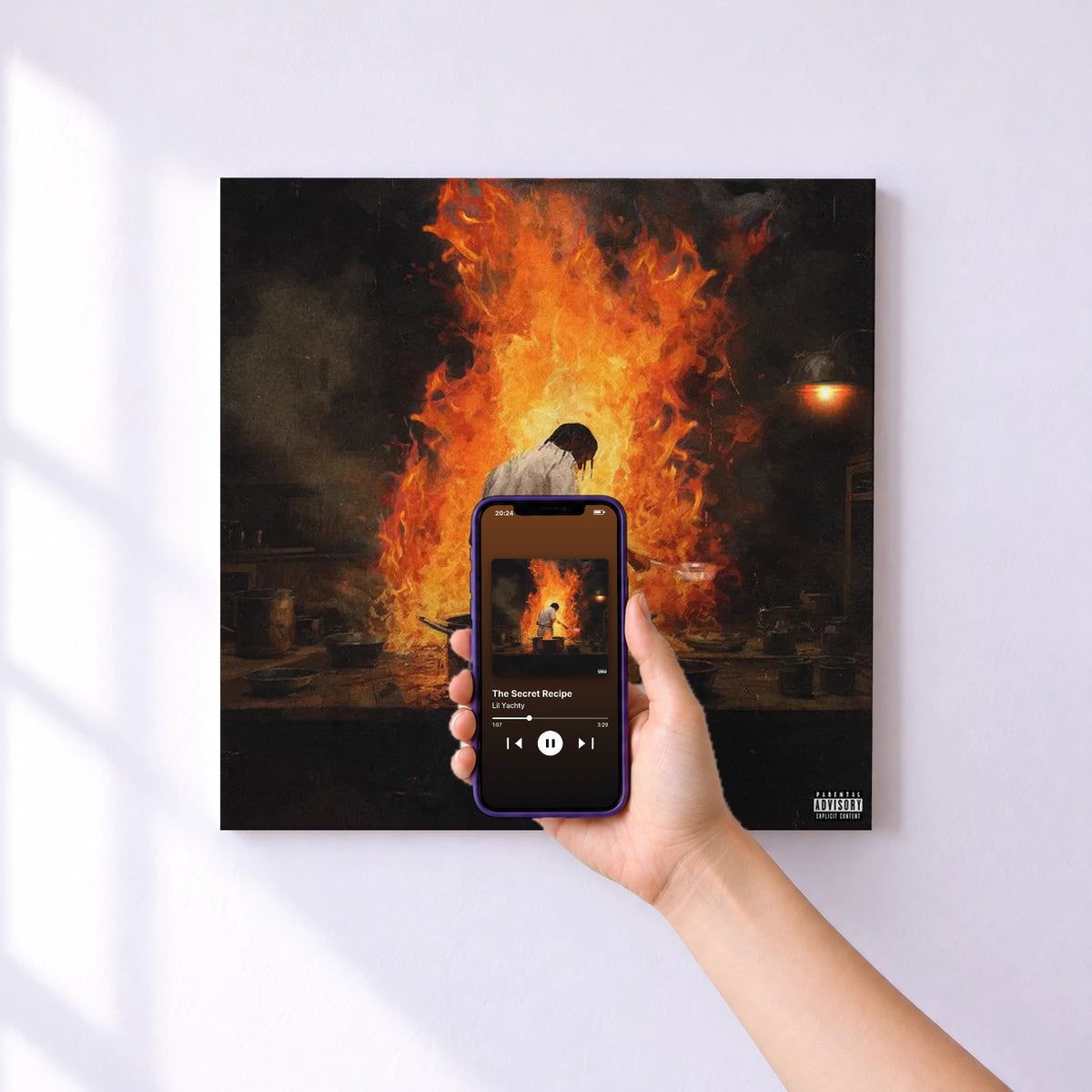 Affiche connectée The Secret Recipe de Lil Yachty au mur : l'album se lance en approchant le téléphone