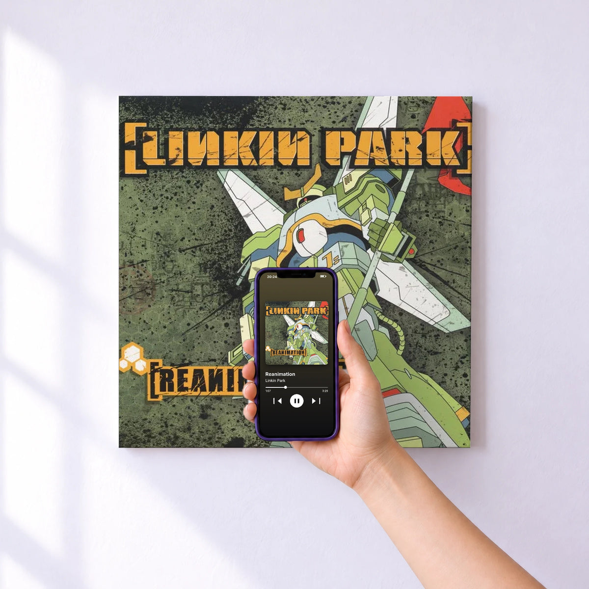 Affiche connectée Reanimation de Linkin Park au mur : l'album se lance en approchant le téléphone