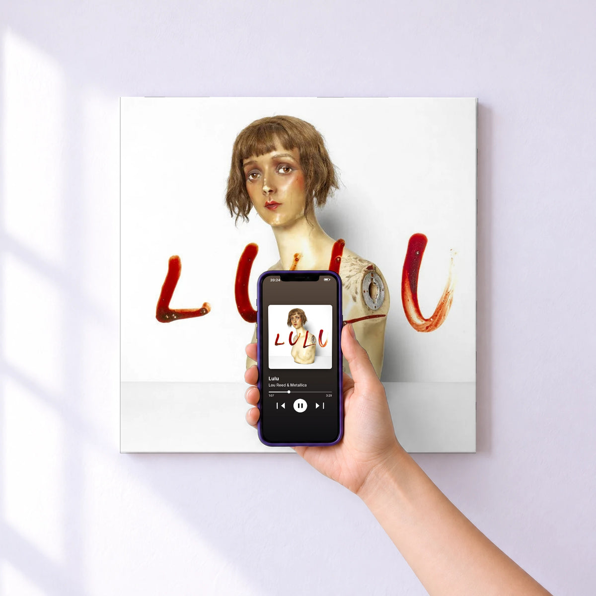 Affiche connectée Lulu de Lou Reed & Metallica au mur : l'album se lance en approchant le téléphone