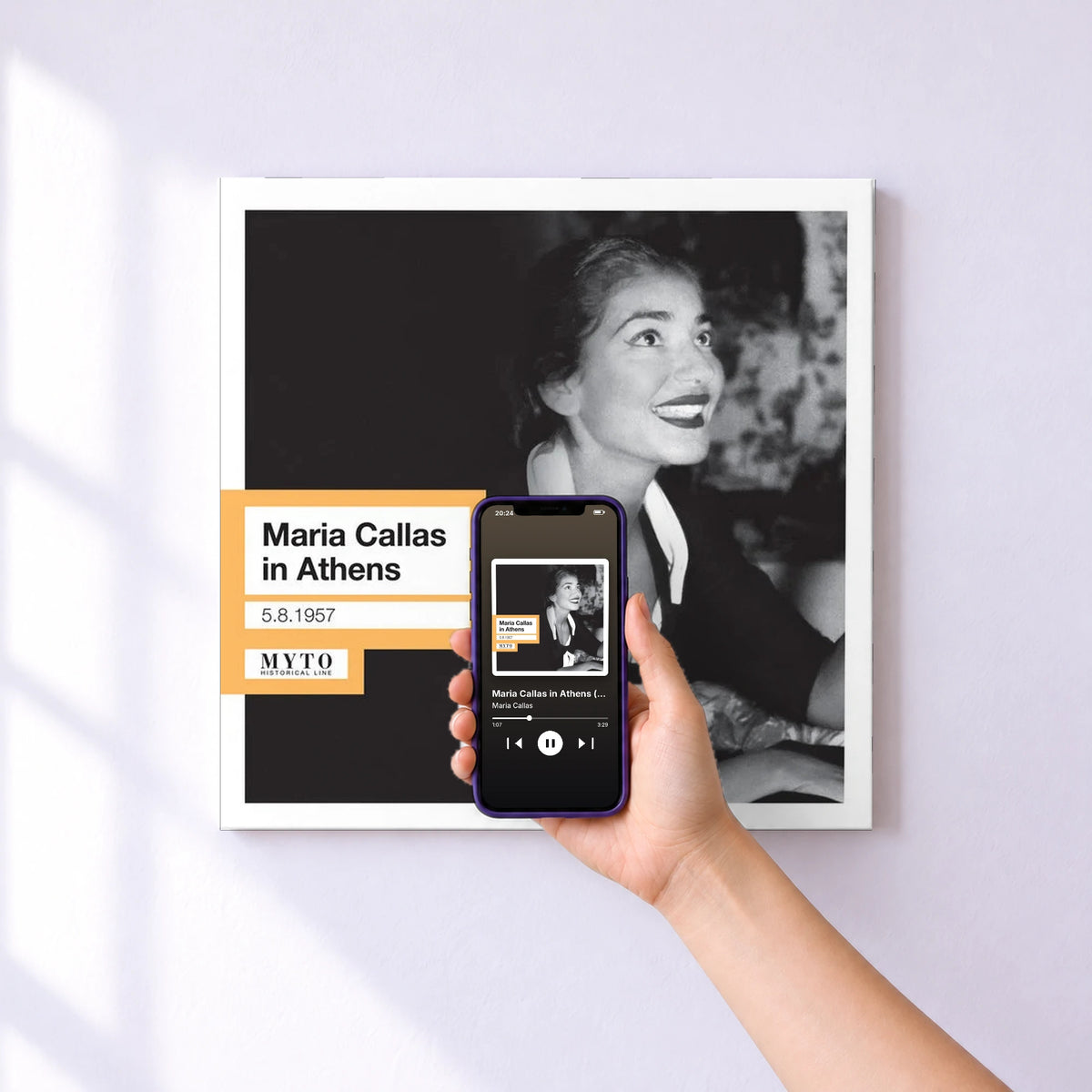 Affiche connectée Maria Callas in Athens (1952, 1957) de Maria Callas au mur : l'album se lance en approchant le téléphone