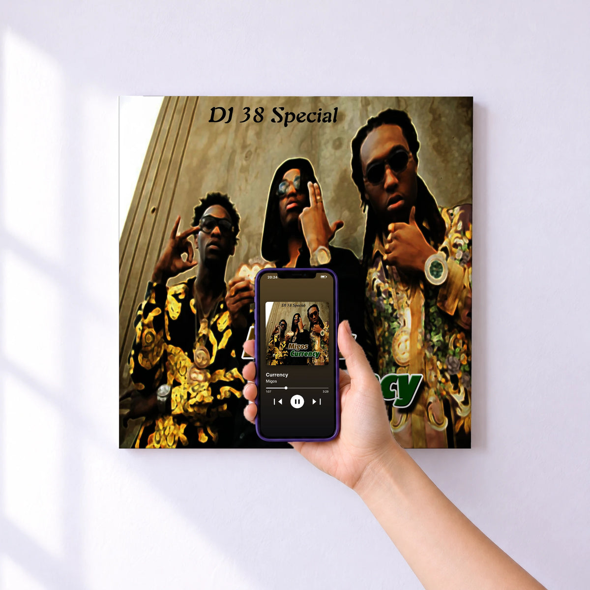 Affiche connectée Currency de Migos au mur : l'album se lance en approchant le téléphone