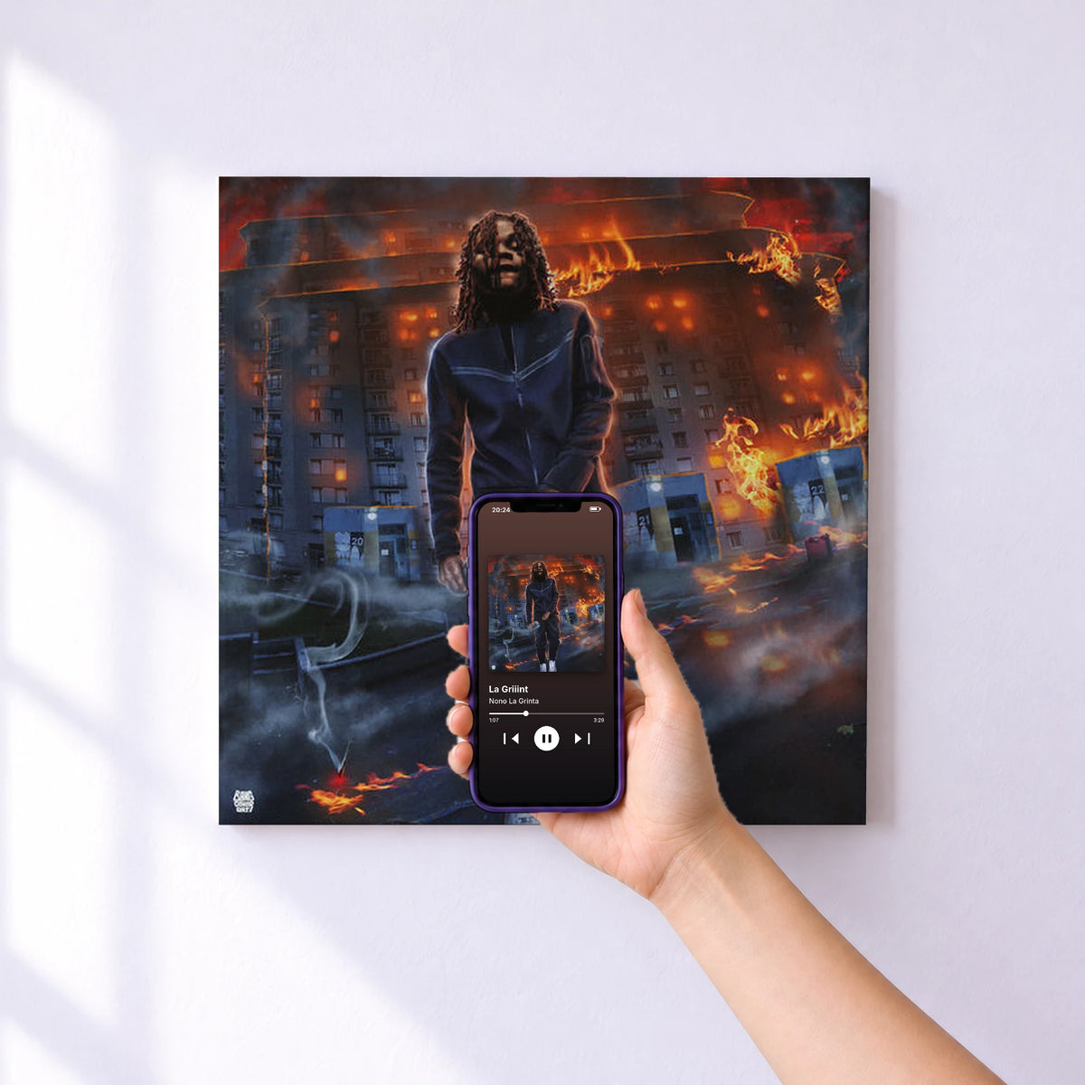 Affiche connectée La Griiint de Nono La Grinta au mur : l'album se lance en approchant le téléphone