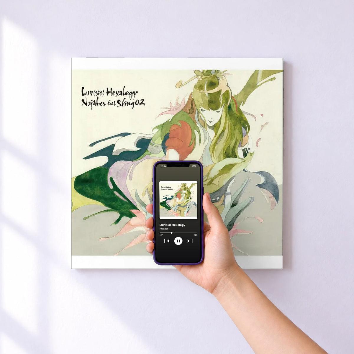 Affiche connectée Luv(sic) Hexalogy de Nujabes au mur : l'album se lance en approchant le téléphone
