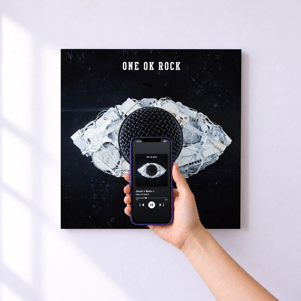 Affiche connectée Jinsei × Boku = de ONE OK ROCK au mur : l'album se lance en approchant le téléphone