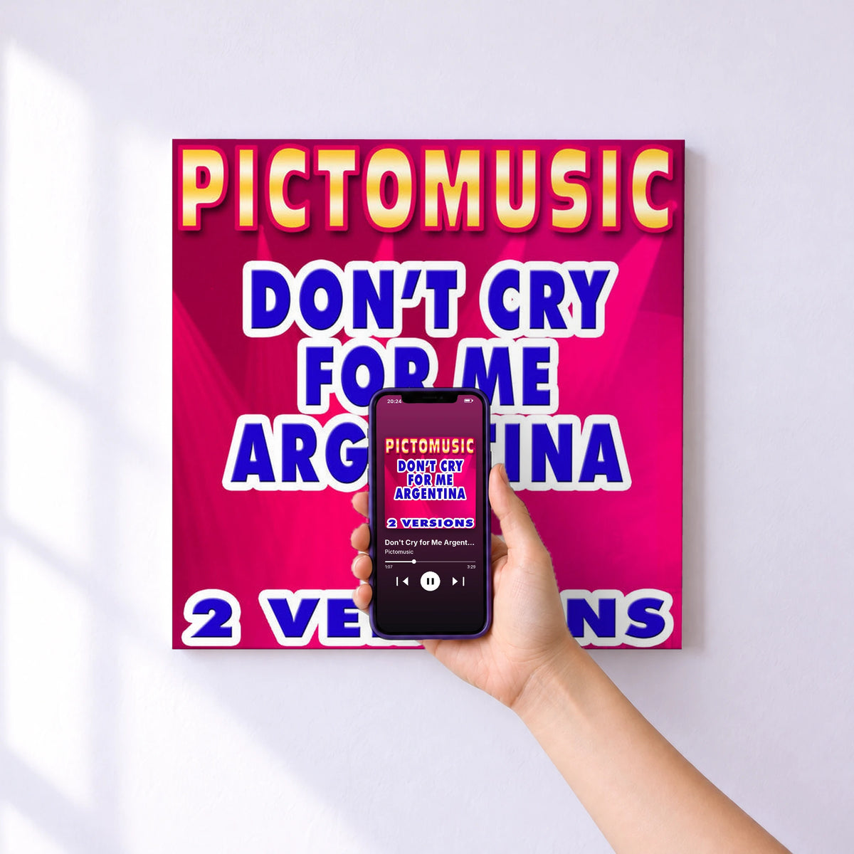 Affiche connectée Don't Cry for Me Argentina (Karaoke Version In the Style of Madonna) de Pictomusic au mur : l'album se lance en approchant le téléphone