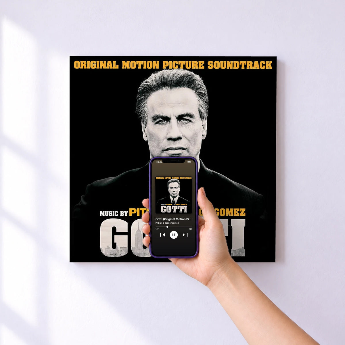 Affiche connectée Gotti (Original Motion Picture Soundtrack) de Pitbull & Jorge Gomez au mur : l'album se lance en approchant le téléphone