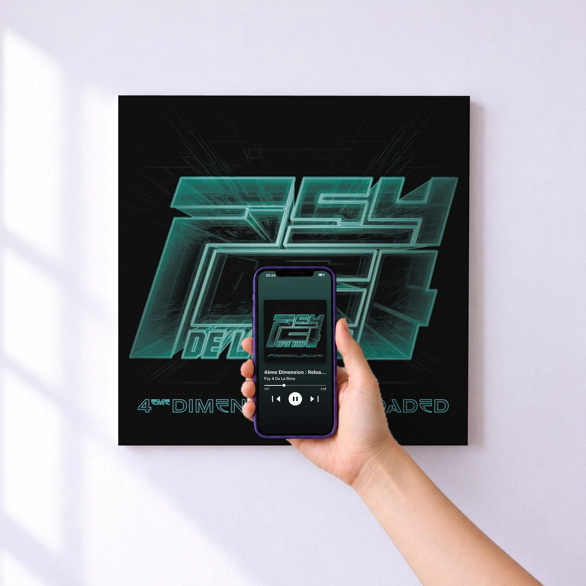 Affiche connectée 4ème Dimension : Reloaded de Psy 4 De La Rime au mur : l'album se lance en approchant le téléphone