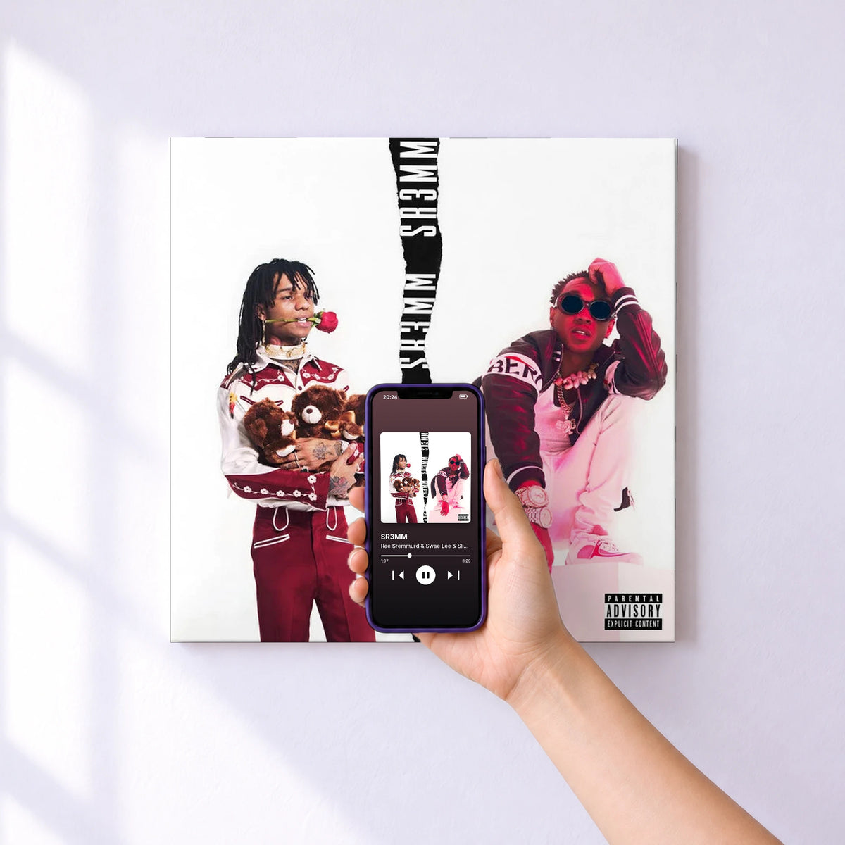 Affiche connectée SR3MM de Rae Sremmurd & Swae Lee & Slim Jxmmi au mur : l'album se lance en approchant le téléphone