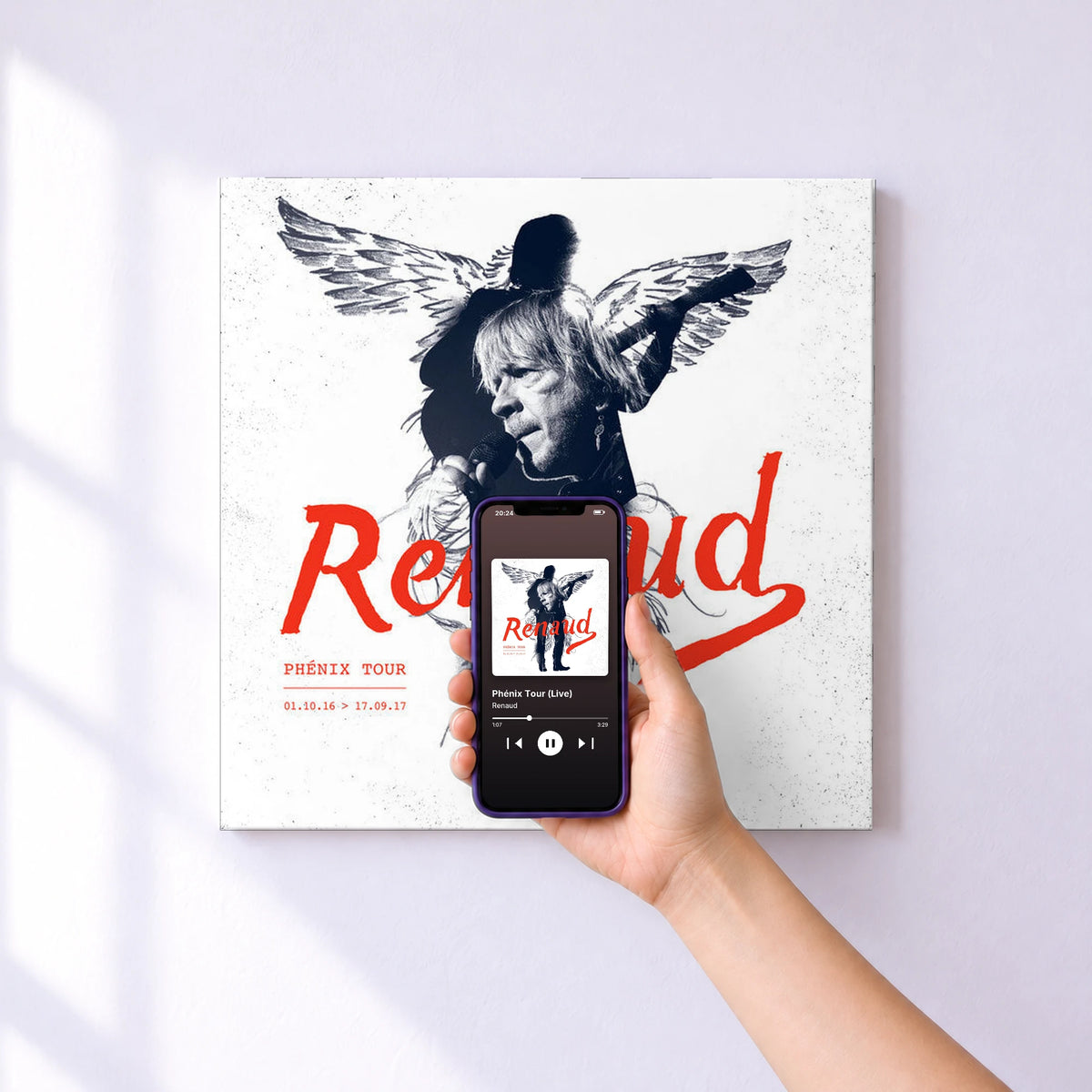 Affiche connectée Phénix Tour (Live) de Renaud au mur : l'album se lance en approchant le téléphone