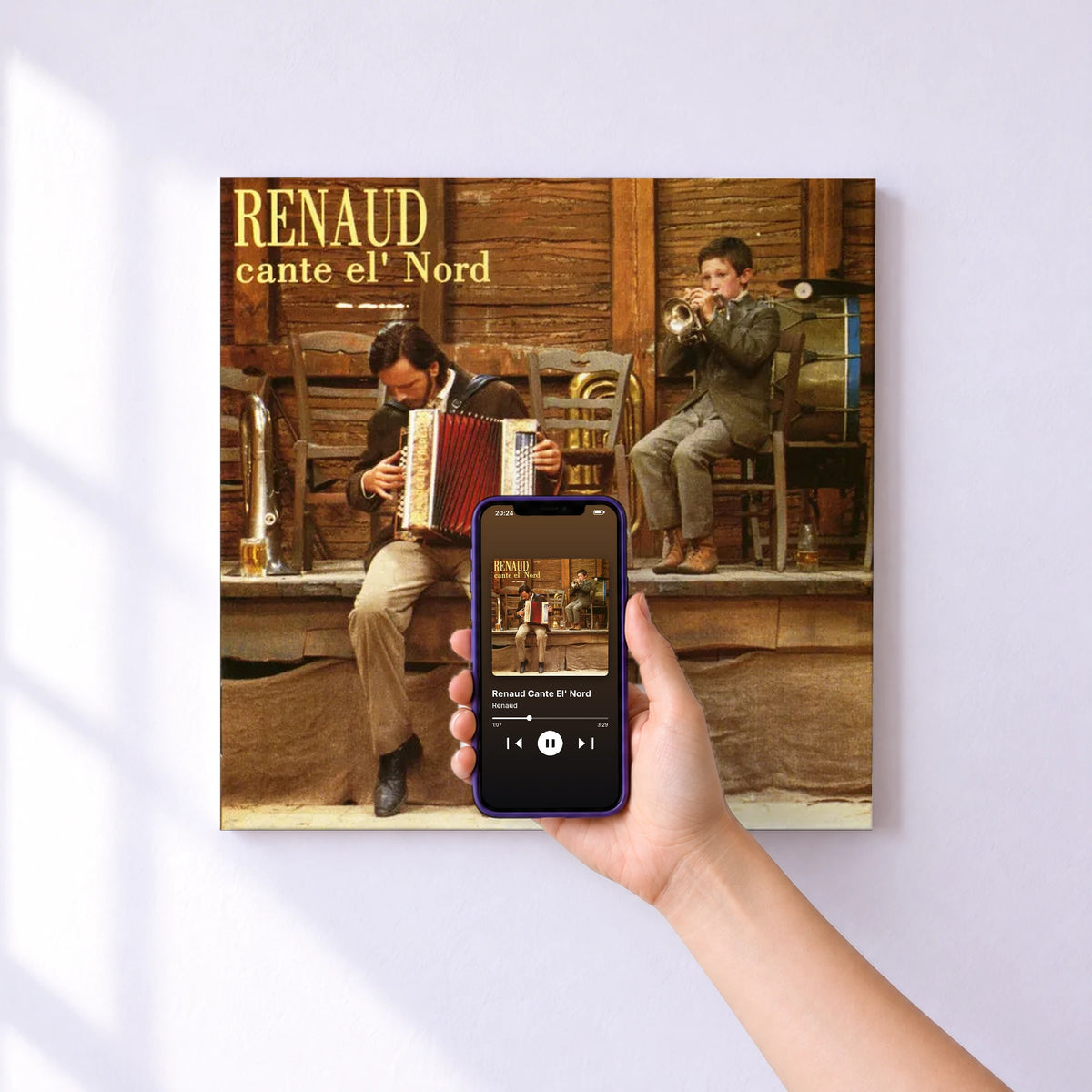 Affiche connectée Renaud Cante El' Nord de Renaud au mur : l'album se lance en approchant le téléphone
