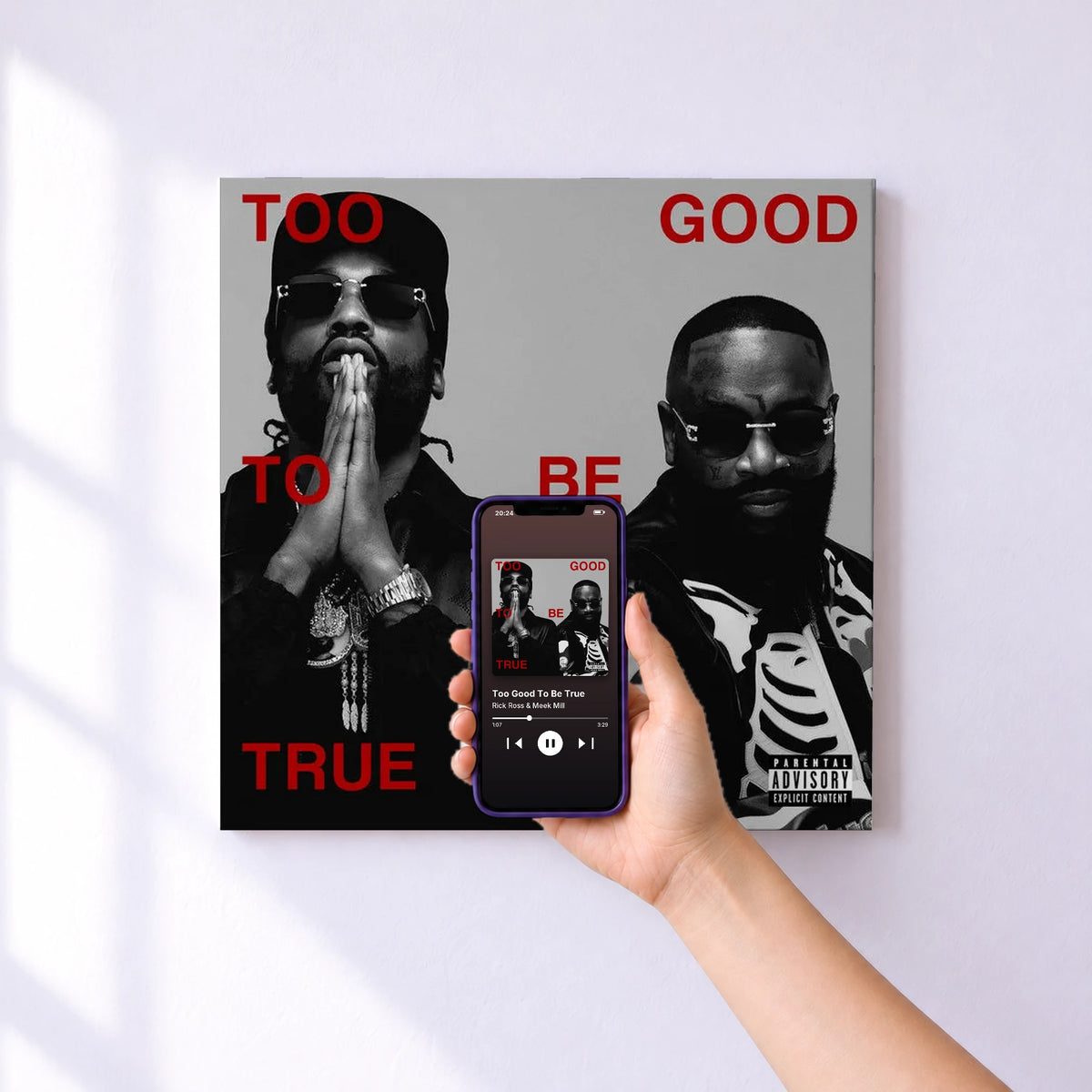 Affiche connectée Too Good To Be True de Rick Ross & Meek Mill au mur : l'album se lance en approchant le téléphone