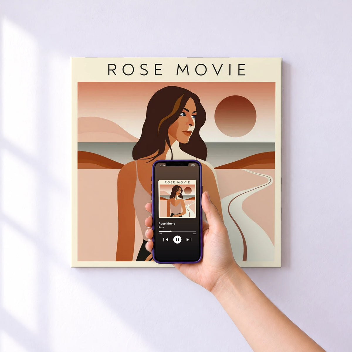 Affiche connectée Rose Movie de Rose au mur : l'album se lance en approchant le téléphone