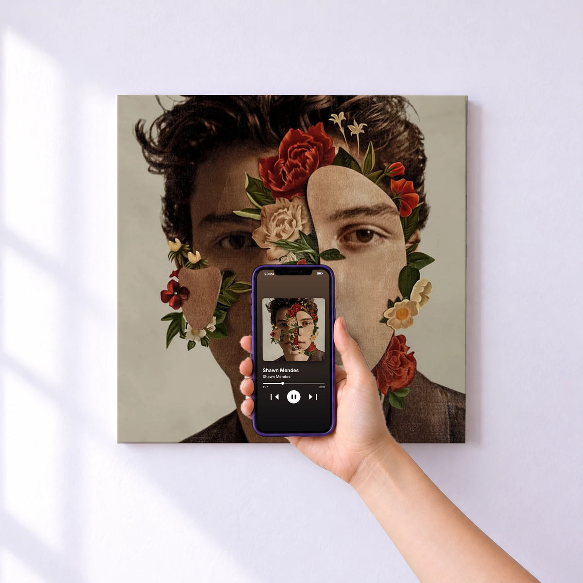 Affiche connectée Shawn Mendes de Shawn Mendes au mur : l'album se lance en approchant le téléphone