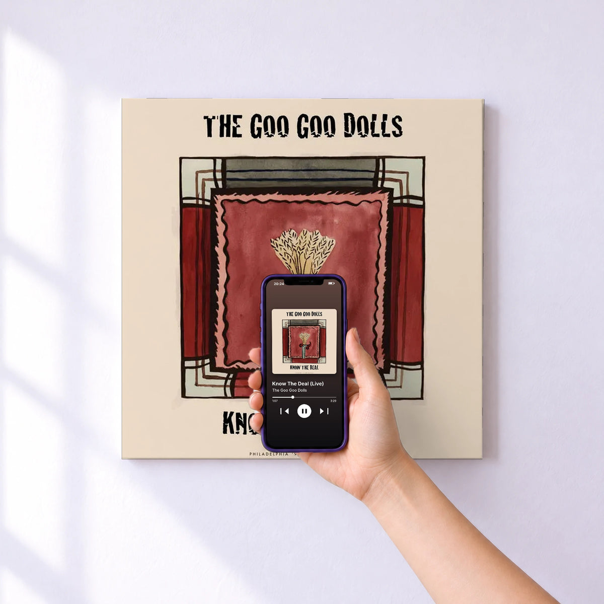 Affiche connectée Know The Deal (Live) de The Goo Goo Dolls au mur : l'album se lance en approchant le téléphone