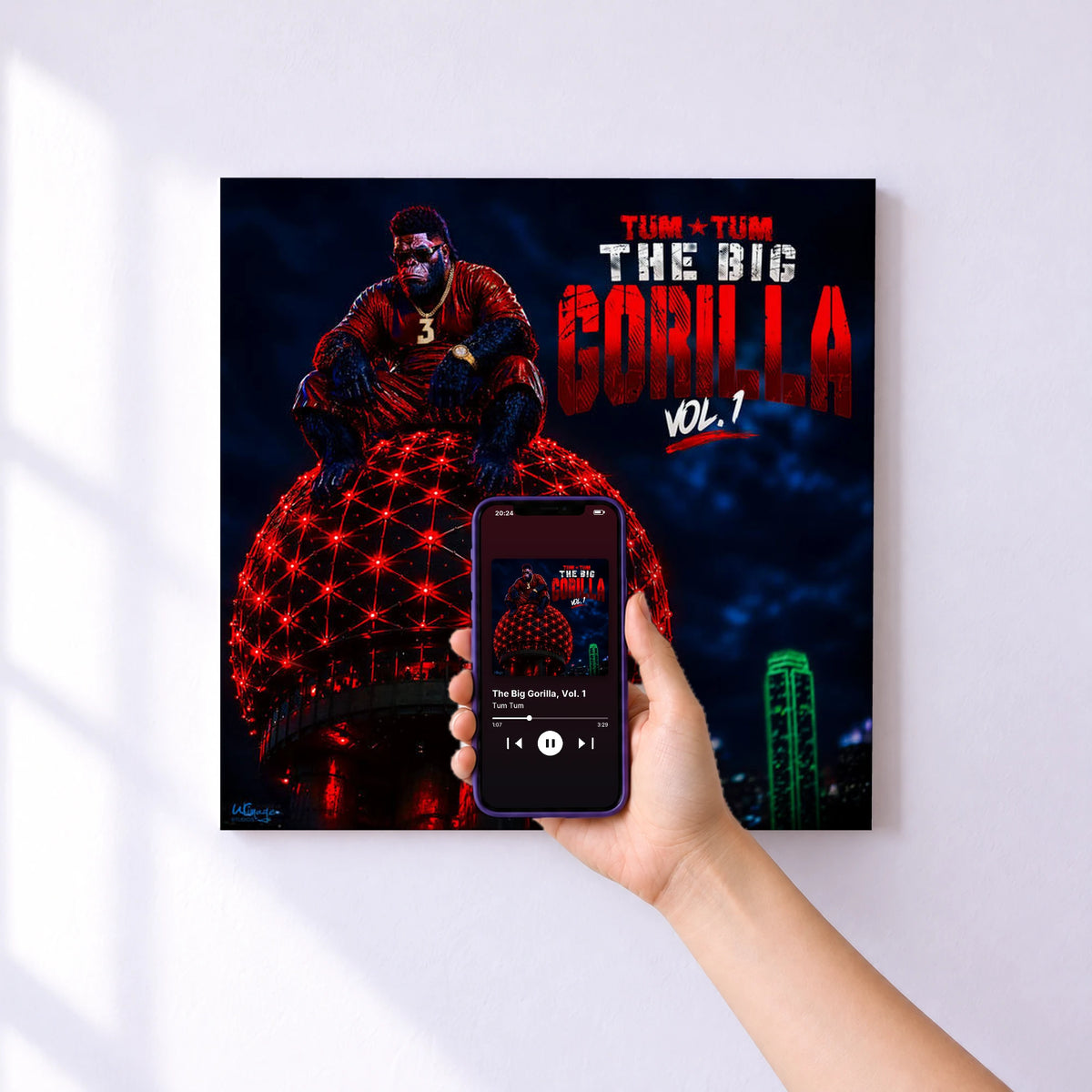 Affiche connectée The Big Gorilla, Vol. 1 de Tum Tum au mur : l'album se lance en approchant le téléphone