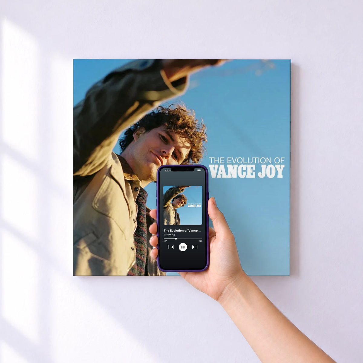 Affiche connectée The Evolution of Vance Joy de Vance Joy au mur : l'album se lance en approchant le téléphone
