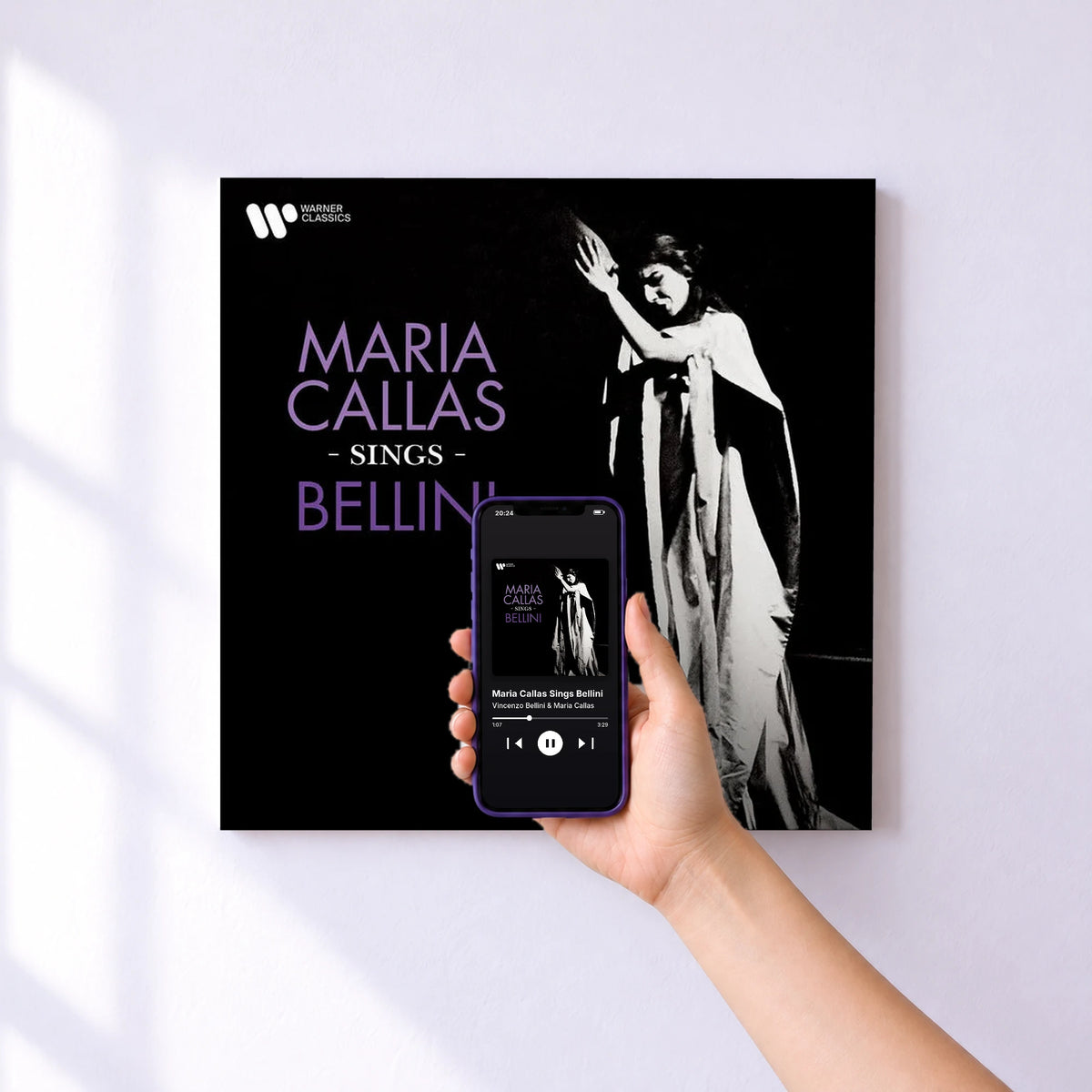 Affiche connectée Maria Callas Sings Bellini de Vincenzo Bellini & Maria Callas au mur : l'album se lance en approchant le téléphone