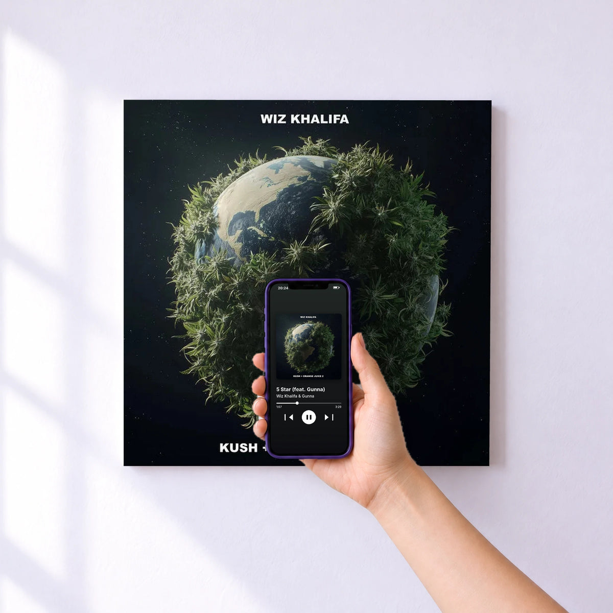 Affiche connectée 5 Star (feat. Gunna) de Wiz Khalifa & Gunna au mur : l'album se lance en approchant le téléphone