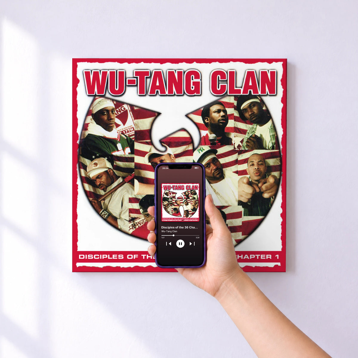 Affiche connectée Disciples of the 36 Chambers: Chapter 1 (Live) de Wu-Tang Clan au mur : l'album se lance en approchant le téléphone