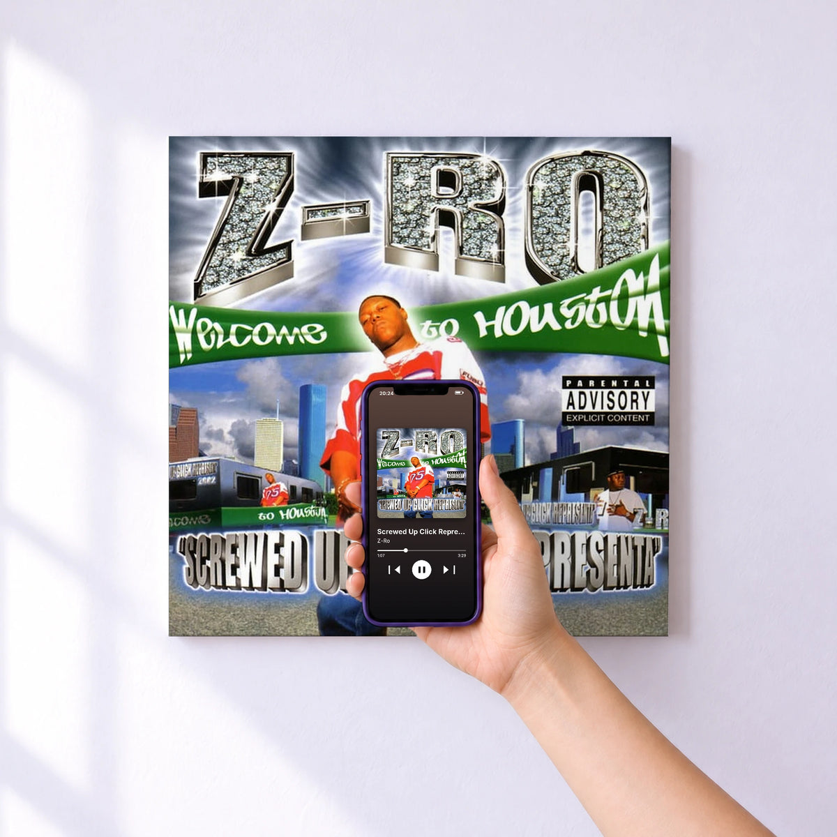 Affiche connectée Screwed Up Click Representa de Z-Ro au mur : l'album se lance en approchant le téléphone